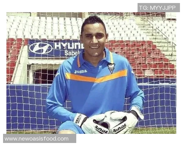 马丁内斯的传奇旅程：从草根球员到世界足球舞台的璀璨明星